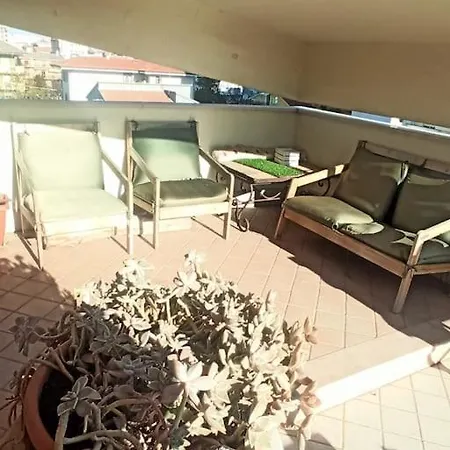 Bright Penthouse By The Apartament *